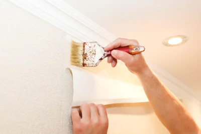 Pose de papier peint au Chalon — revêtements muraux et toiles de verre
